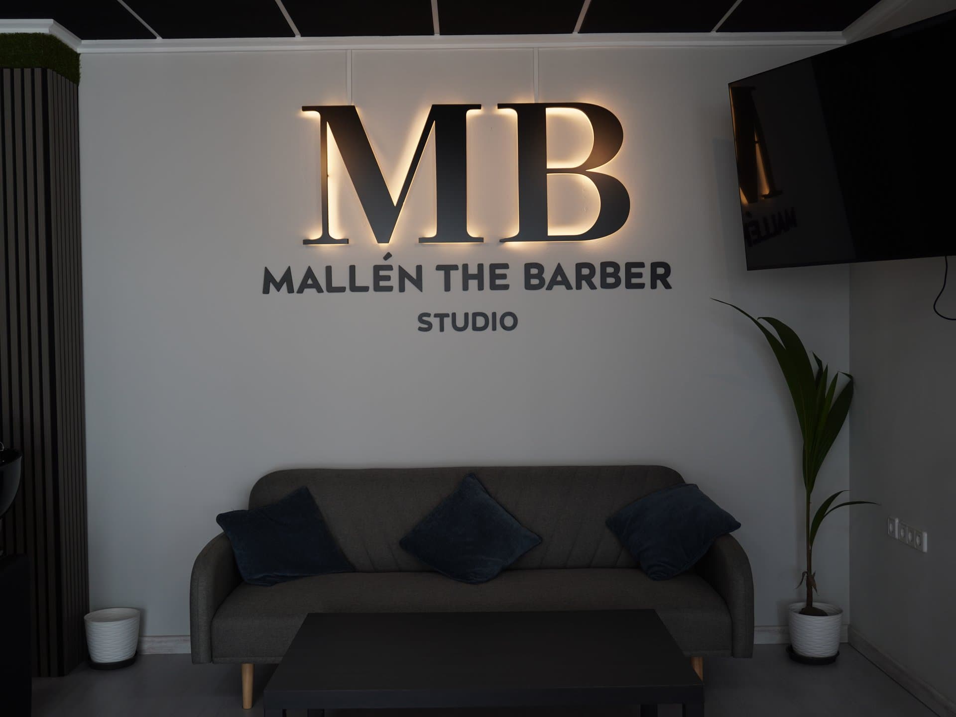 Mallén The Barber Studio Hero Background